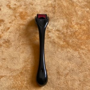 Revitalizing Skin Roller